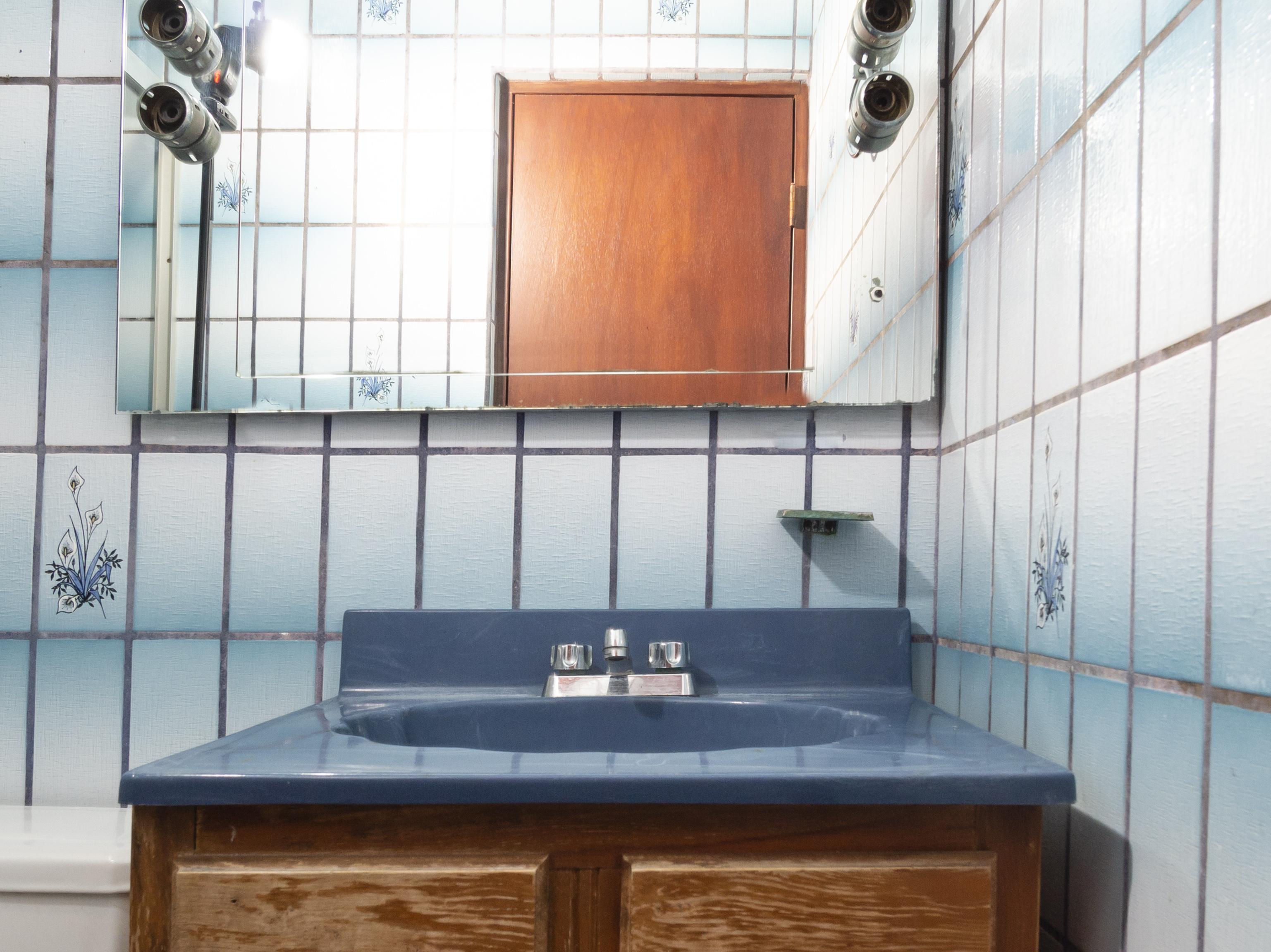 Oyo Hotel Hacienda Don Luis, Rosarito Exterior foto A typical American bathroom